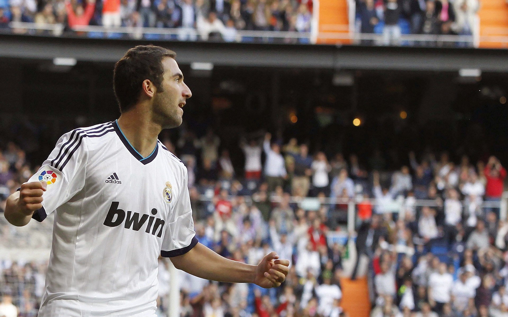 浓眉哥空降峡谷!代打RNG爆冷夺冠,全网沸腾!